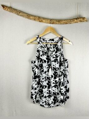 Rose + Olive Black & White Floral Tassel Tank Blouse Size M